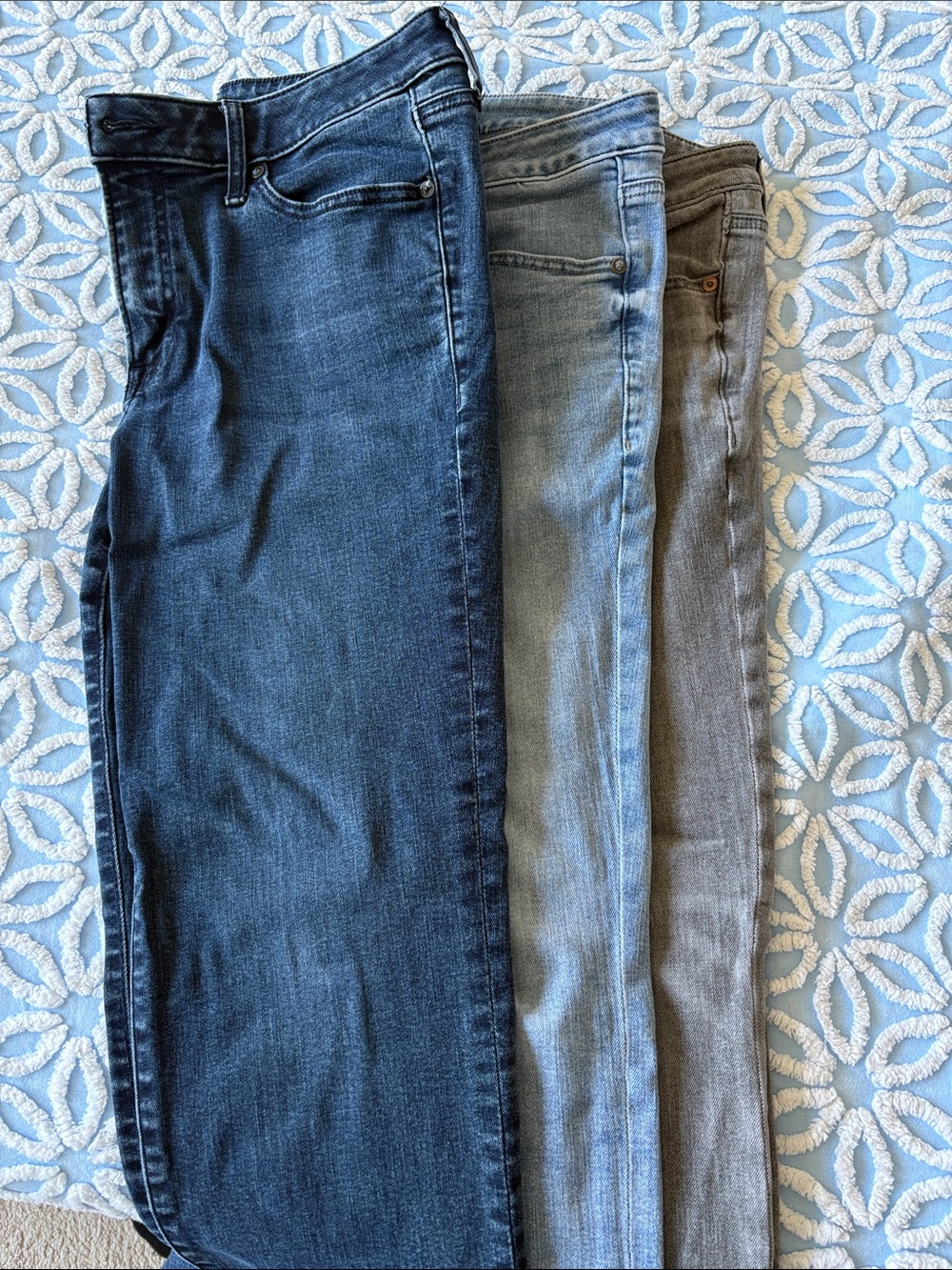 32x30 Express Men's Slim Straight Jeans in Dark Blue, Light Blue & Gray